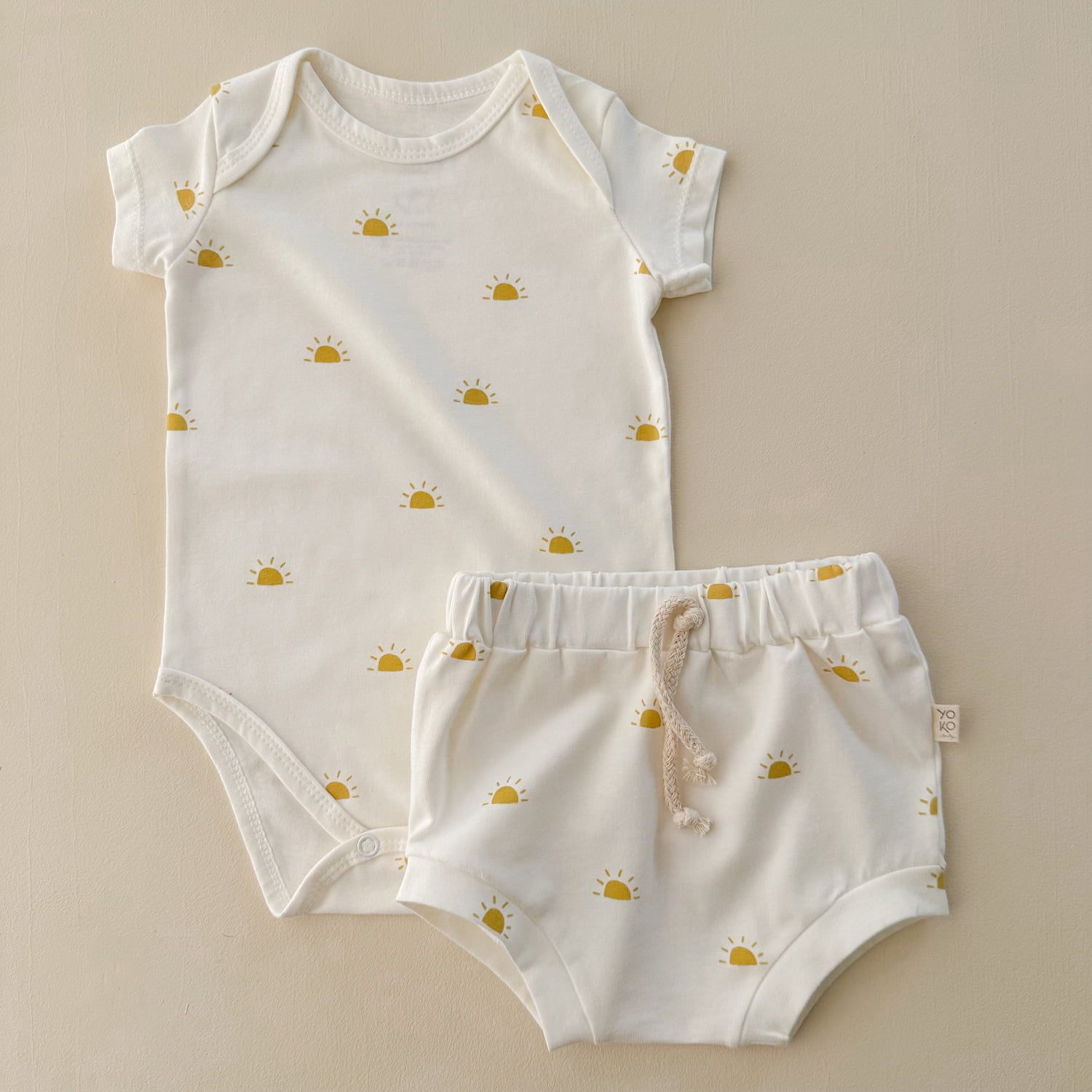 Conjunto Bebe Body Manga Curta e Tapa Fraldas Sol - Off White e Mel 