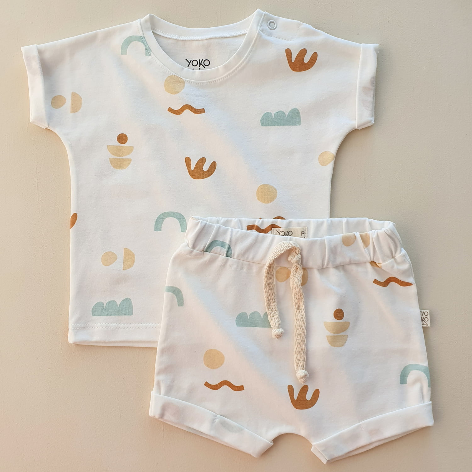 Conjunto Bebe Camiseta e Shorts -Abstrato