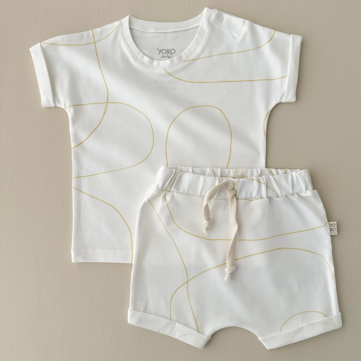 Conjunto Bebe Camiseta e Shorts - Linhas Orgânicas Amarelo Brulée