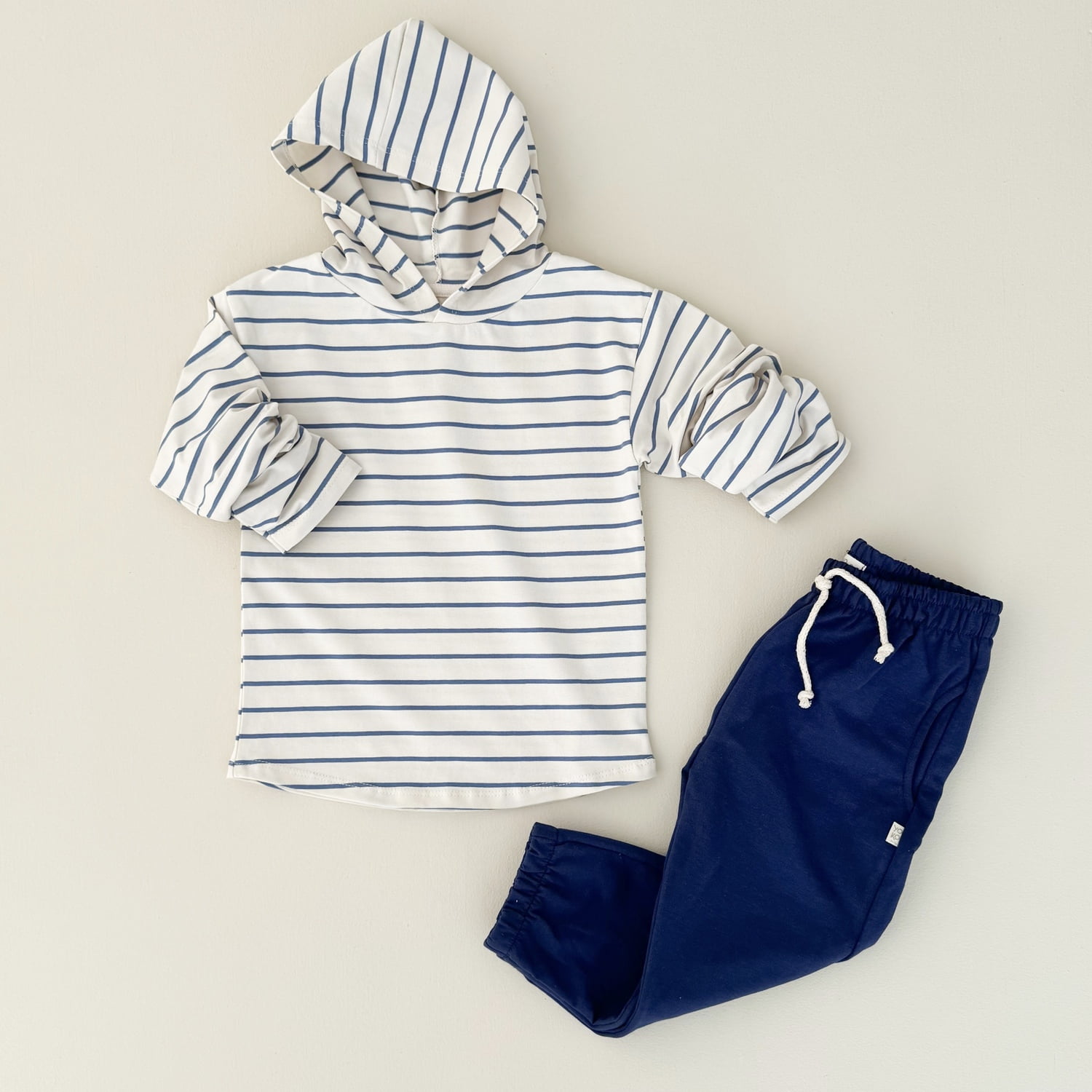 Conjunto Infantil Camiseta Listrado Premium e Calça Molecotton — Marfim e Azul Cobalto