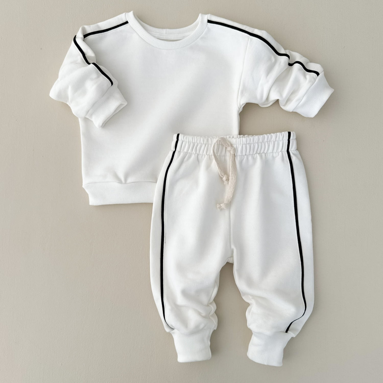 Conjunto Infantil Moletom Peluciado Comfy – Off White com Preto