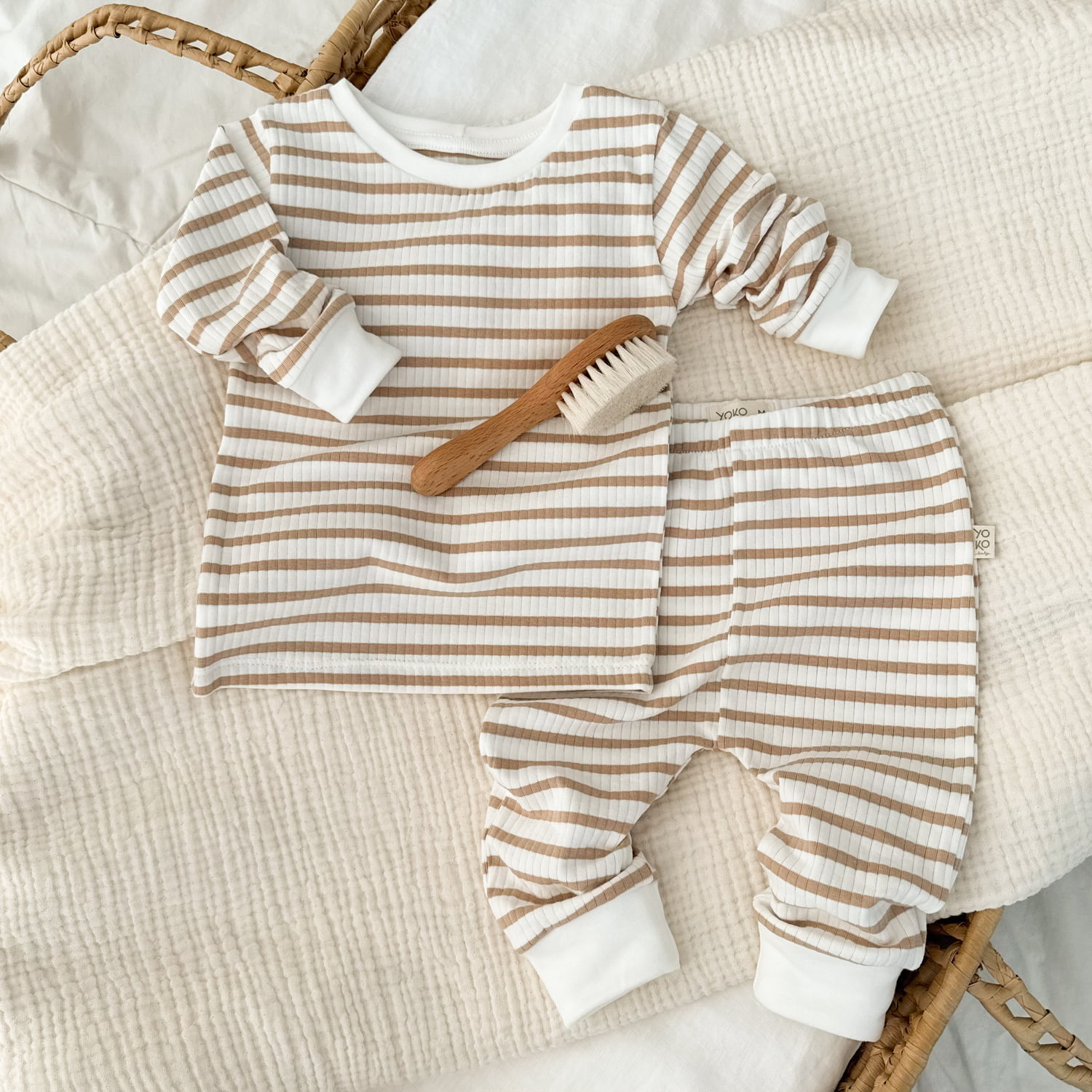 Conjunto Bebê Pijama Manga Longa Canelado – Listrado Off White & Latte