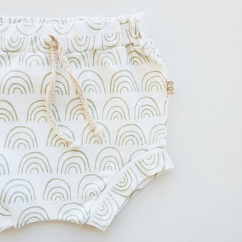 Conjunto Bebe Body Manga Curta e Tapa Fraldas Arco-Íris - Off White e Verde Oliva