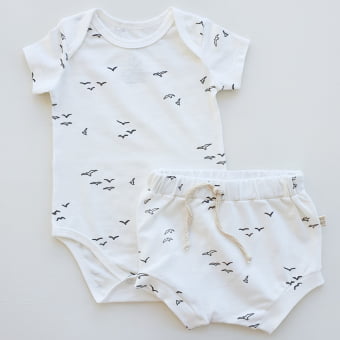 Conjunto Bebe Body Manga Curta e Tapa Fraldas Gaivotas - Off White e Preto