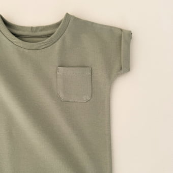 Conjunto Bebê Camiseta Bolso e Shorts – Verde Pistache