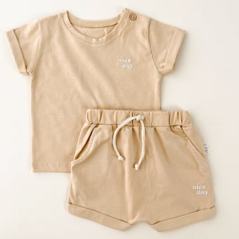 Conjunto Bebe Camiseta e Short - Amêndoa