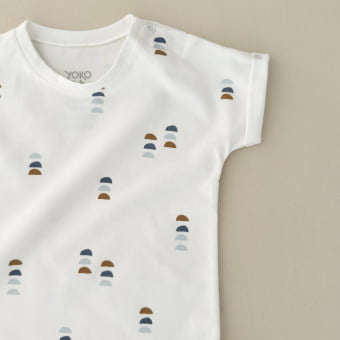 Conjunto Bebe Camiseta e Shorts - Arte Minimalista