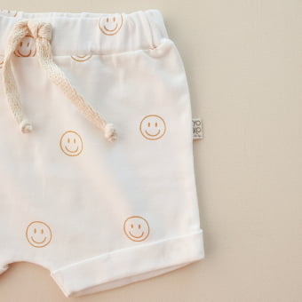 Conjunto Bebe Camiseta e Shorts - Happy Caramelo