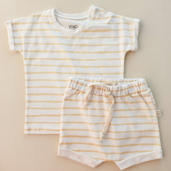 Conjunto Bebe Camiseta e Shorts - Listras Amêndoa