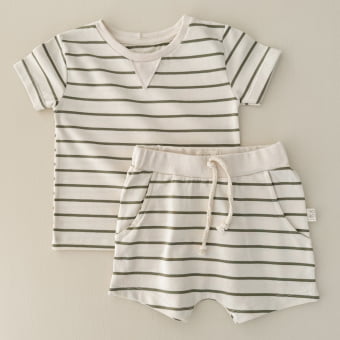 Conjunto Bebê Camiseta e Shorts – Listras Marfim e Verde