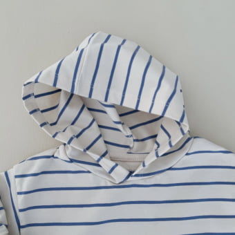 Conjunto Bebê Camiseta Listrado Premium e Calça Molecotton — Marfim e Azul Cobalto