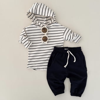 Conjunto Bebê Camiseta Listrado Premium e Calça Molecotton — Marfim e Preto Conjunto Bebê Camiseta Listrado Premium e Calça Molecotton — Marfim e Preto