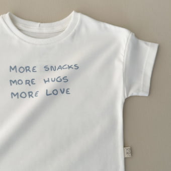 Conjunto Bebe Camiseta Oversized e Short - Off White e Azul Gelato