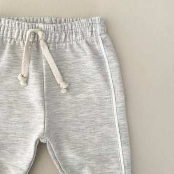 Conjunto Bebê Moletom Peluciado Comfy – Mescla Claro com Off White