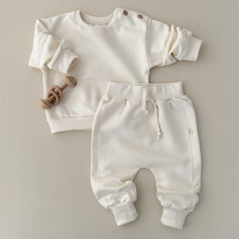 Conjunto Bebê Moletom Peluciado Comfy – Natural Conjunto Bebê Moletom Peluciado Comfy – Natural