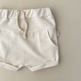 Conjunto Camisa Bebê Manga Curta com Botões e Short Texturizado – Off White