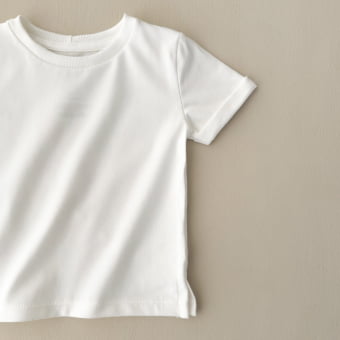 Conjunto Camiseta Bebê Manga Curta e Calça Cargo Texturizada – Off White