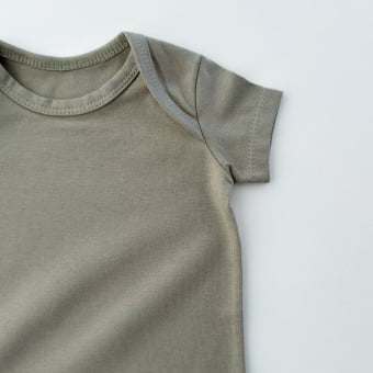 Body Bebê Manga Curta Unissex - Cotton Premium Leve - Verde Oliva