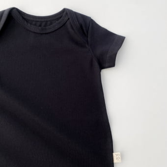 Macaquinho Bebê Manga Curta Unissex - Cotton Premium Leve - Preto