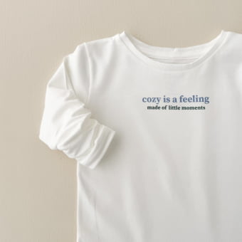 Camiseta Infantil Manga Longa Unissex – Cozy is a Feeling