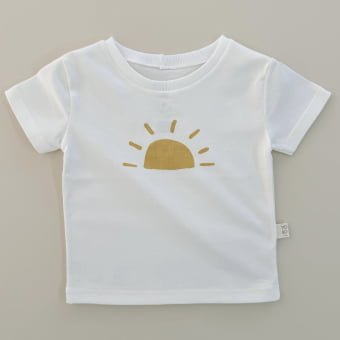 Camiseta Kids Manga Curta Unissex - Sun