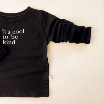 Camiseta KIDS Manga Longa Unissex - IT'S COOL TO BE KIND