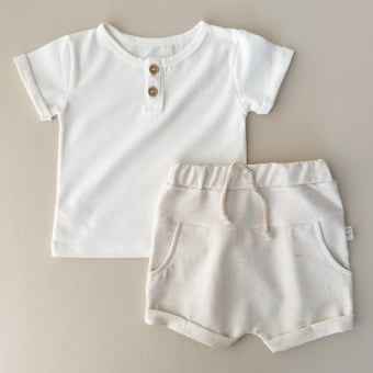 Conjunto Camisa Kids Manga Curta com Botões e Short Texturizado – Off White Conjunto Camisa Kids Manga Curta com Botões e Short Texturizado – Off White