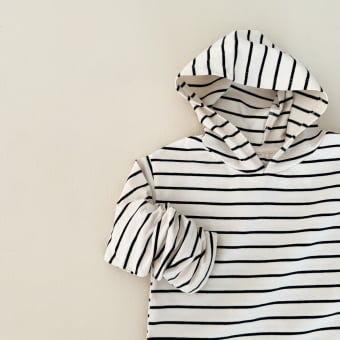 Conjunto Infantil Camiseta Listrado Premium e Calça Molecotton — Marfim e Preto