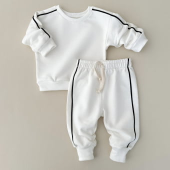 Conjunto Infantil Moletom Peluciado Comfy – Off White com Preto