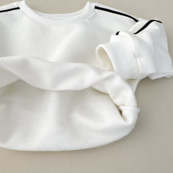 Conjunto Infantil Moletom Peluciado Comfy – Off White com Preto