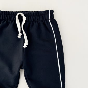 Conjunto Infantil Moletom Peluciado Comfy – Preto com Off White