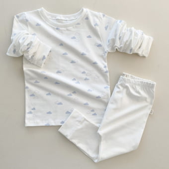 Conjunto Kids Pijama Manga Longa - Off White e Nuvem Azul