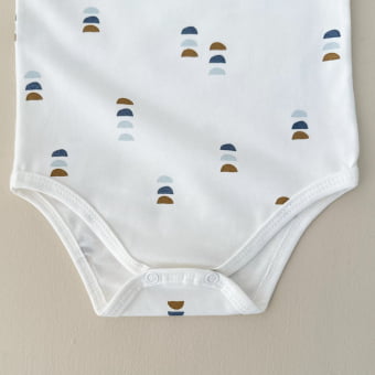 Conjunto Bebe Body Manga Curta e Tapa Fraldas - Arte Minimalista