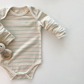 Conjunto Bebe Body Manga Longa e Calça Saruel - Listrado Marfim e Verde Menta