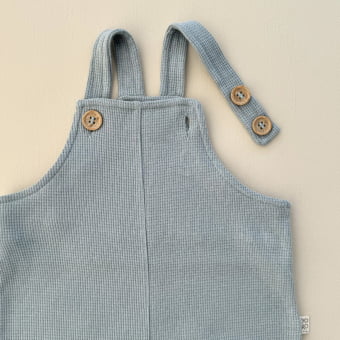 Jardineira Bebe Waffle – Azul Celeste