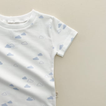 Conjunto Bebe Pijama Manga Curta - Off White e Nuvem Azul