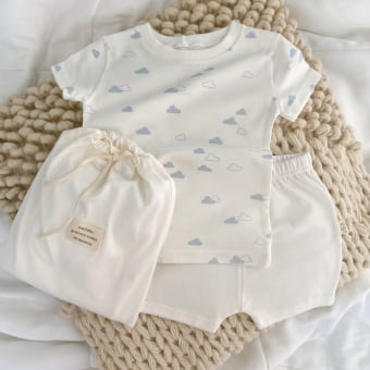 Conjunto Bebe Pijama Manga Curta - Off White e Nuvem Azul