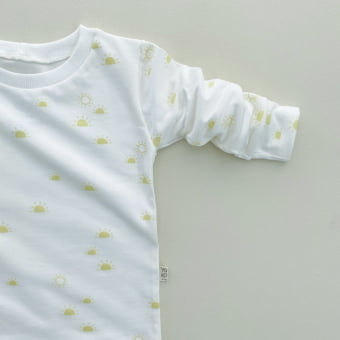 Conjunto Bebe Pijama Manga Longa- Off White e Sol Amarelo