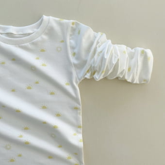 Conjunto Kids Pijama Manga Longa - Off White e Sol Amarelo