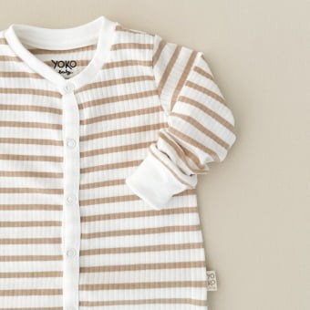 Macacão Bebê Pijama Manga Longa Canelado – Listrado Off White & Latte