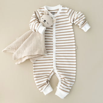 Macacão Bebê Pijama Manga Longa Canelado – Listrado Off White & Latte